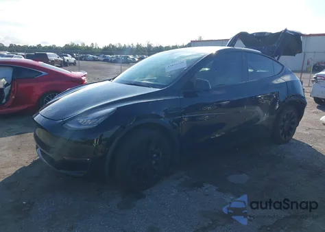 2021 Tesla Model Y Long Range Dual Motor All-Wheel Drive z USA, uszkodzony, nr VIN 5YJYGDEE3MF202624